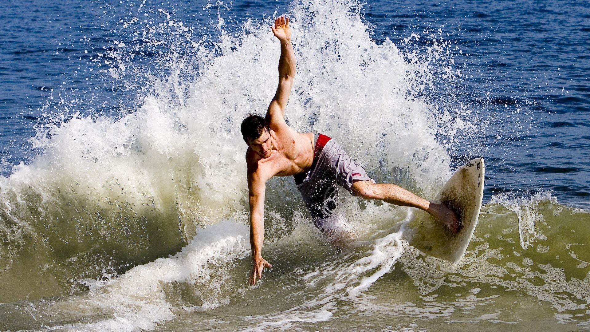 开云体育客服-大卫·波波维奇决赛表现亮眼夺冠有望，大卫波德威尔